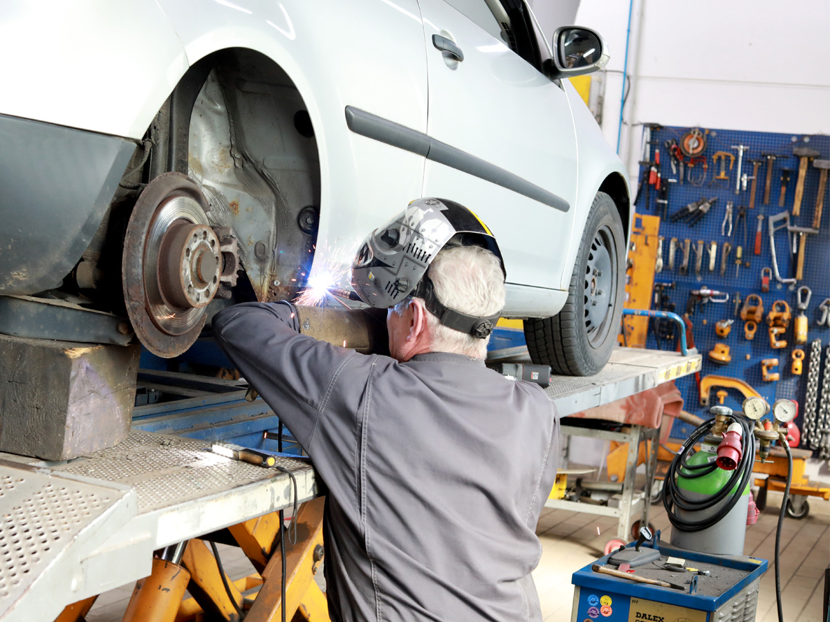 unfallreparaturlackierungsmartrepairundscheibenservice